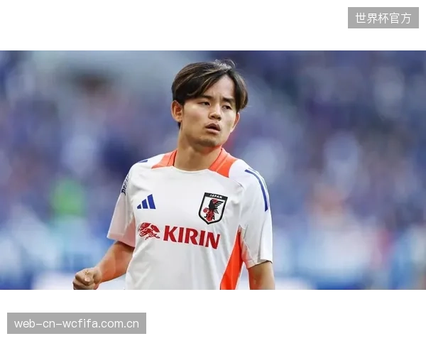 远藤航的防守覆盖是日本队屏障,久保建英将承担串联锋线对抗欧洲防线的重任。 远藤航的防守覆盖是日本队屏障,久保建英将承担串联锋线对抗欧洲防线的重任。
